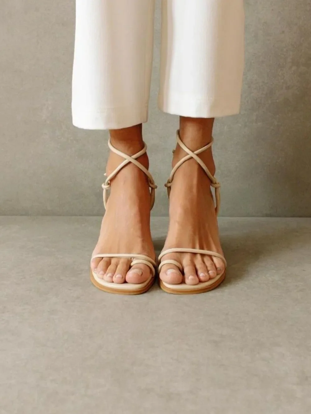 Alohas Grace Wrap Up Black Heel Sandals Size 40
